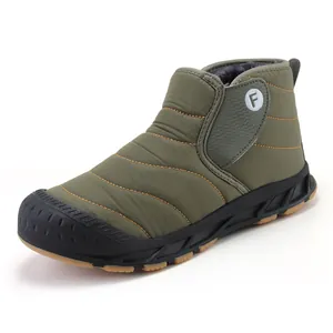 Bottes de neige vertes durables avec doublure en fausse fourrure et semelle en gomme