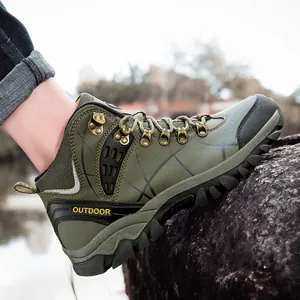 Duurzame olijfgroene hoge wandelschoenen voor outdooravonturen en trekking