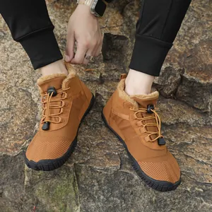 High-quality outdoor men's hiking boots with warm fleece lining for winter trekking