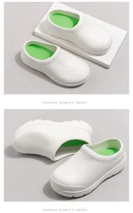 Vista detallada de zapatos de chef blancos con suela gruesa y plantillas verde brillante