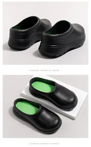 Primer plano de zapatos de chef negros antideslizantes con suela gruesa e interior verde
