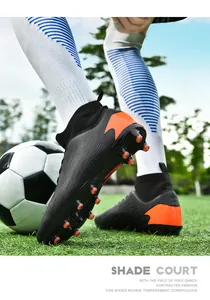 Botas de fútbol profesionales altas con tacos para entrenamiento en campo deportivo