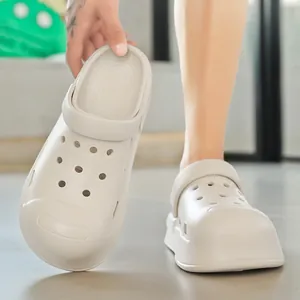 Modische Herren-Clogs mit dicker Sohle und Belüftungslöchern für Strand und Innenbereich