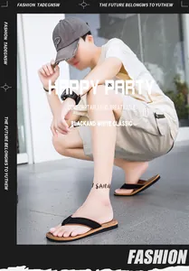 Fashionable men's summer flip flops for outdoor beach wear with breathable straps