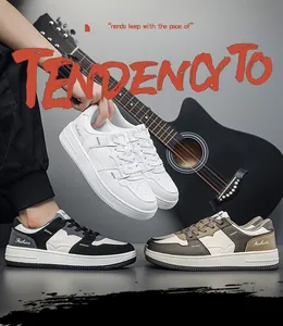 Modieuze low-top leren sneakers getoond in de kleuren wit, zwart en khaki tinten.