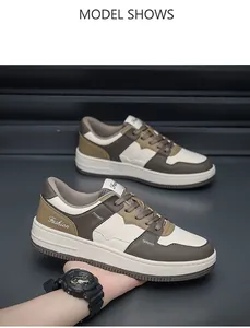 Close-up van de stijlvolle meerkleurige casual leren sneakers met vetersluiting