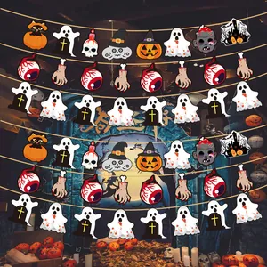 Guirnalda de Halloween con calabazas, fantasmas y varios iconos espeluznantes de fiesta