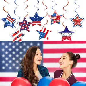 Décorations suspendues pour la fête nationale américaine avec étoiles aux motifs USA.