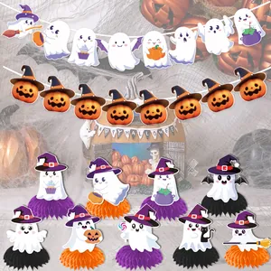Set de décoration d'Halloween avec guirlandes de fantômes et citrouilles et centres de table.