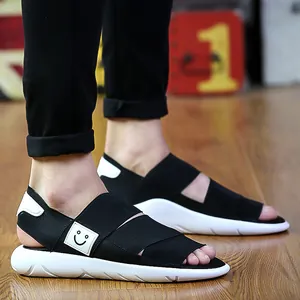 Modieuze ademende zwarte casual strandsandalen met smiley-patch voor heren en dames