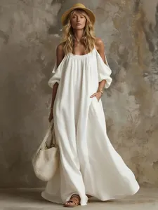 Abito lungo boho in cotone e lino bianco con dettagli a spalle scoperte per la vacanza