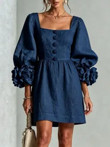 Elegantes Baumwolle-Leinen-Kleid mit 3D-Blumen-Puffärmeln im schicken französischen Stil