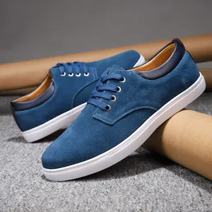 Chaussures décontractées pour hommes en daim bleu avec lacets bas et semelles en caoutchouc