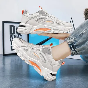 Sneaker chunky in mesh traspirante alla moda con suole spesse per sport all'aperto e tempo libero