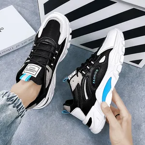 Sneakers in rete traspirante con suola spessa per sport all'aperto e abbigliamento casual