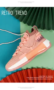 Détail de chaussure de basket en maille rose avec semelle en EVA amortissante