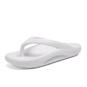Tongs blanches à semelle épaisse élégantes, sandales à entredoigt antidérapantes pour couples