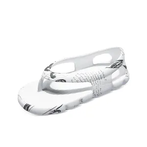 Moderne weiße EVA-Flip-Flops mit dicker, weicher Sohle und schwarzem Grafikdruck für den Sommer