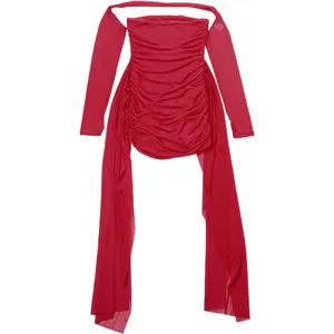 Vue détaillée de l'ensemble chic haut licou en mesh rose froncé avec de longs rubans