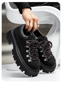 Vintage zwarte herenschoenen met dikke platformzool en vetersluiting