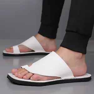 Tongs d'Été pour Hommes Respirant Extérieur Plage Sandales Décontracté Antidérapant PU Cuir Tongs pour Hommes Grande Taille