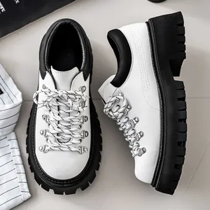 Vintage zwart-witte platform derby schoenen voor heren met dikke zool en veters