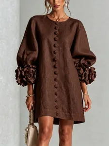 Elegantes braunes französisches Leinenkleid mit 3D-Blumen und Laternenärmeln in A-Linie