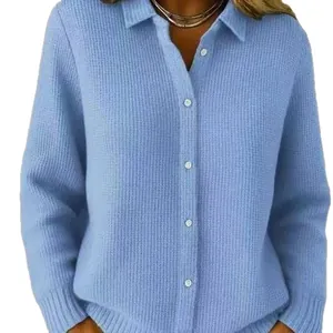 Lichtblauwe wafelgebreide cardigan met polokraag en knoopsluiting voor dames