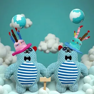 Jouet en Peluche pour Chien avec Sifflet Résistant aux Morsures Nettoyage des Dents Animal en Peluche Interactif Dessin Animé Ours Chapeau d'Anniversaire Forme de Gâteau