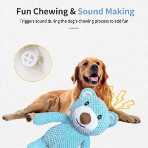 Detailansicht eines blauen Plüschbär-Quietschspielzeugs für Hunde mit Squeaker-Funktion