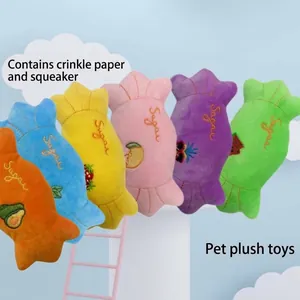 Jouet en peluche coloré en forme de bonbon avec sifflet et papier bruissant intégré