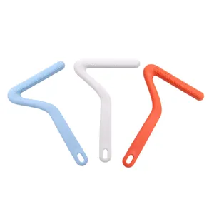 3-pack manual lint removers in blue, white, and orange for clothes and carpets.