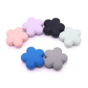 Multifunctional flower-shaped silicone pet massage and bath brushes in assorted colors