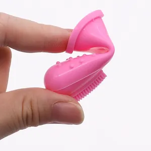 Cepillo de dientes de silicona rosa para perros y gatos para limpieza dental de mascotas