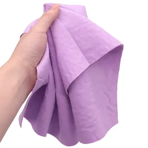 Serviette absorbante violette pour animaux en tissu chamoisé doux à séchage rapide