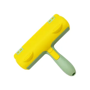 Rullo levapeli per animali giallo e verde per pulire peli di cane e gatto dai mobili