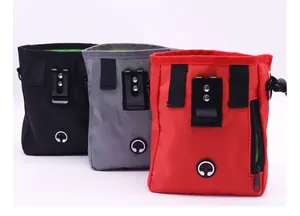 Pochettes de dressage pour friandises animaux en plusieurs coloris avec clip ceinture