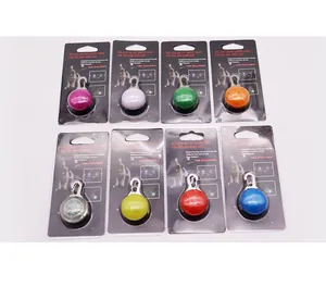 Varios colores de luces LED de seguridad para mascotas en envases minoristas