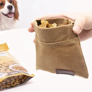 Tragbarer brauner Segeltuchbeutel für Hundeleckerlis zum Training mit Hundeknacks.