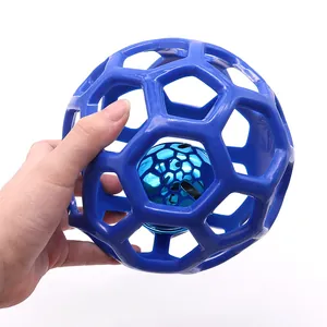 Balle pour chien en caoutchouc bleu ajouré très durable avec cloche sonore interne