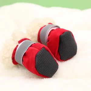 Botas de invierno rojas para perros con forro cálido y suelas de goma antideslizantes