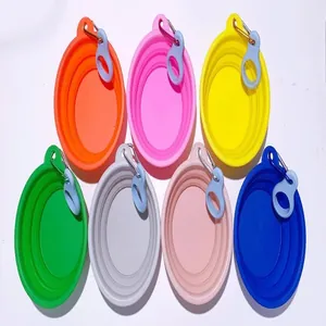 Sette ciotole pieghevoli in silicone colorate per cani con moschettoni per esterni