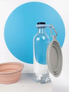 Ciotola pieghevole in silicone per cani con moschettone per viaggi e attività all'aperto.