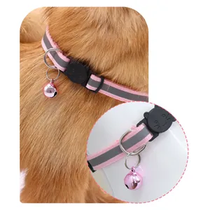 Collare riflettente rosa per gatti con campanello e fibbia di sicurezza forma gatto