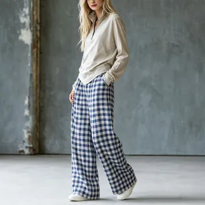 Ensemble deux pièces pantalon large à carreaux vichy et pull en maille beige chic