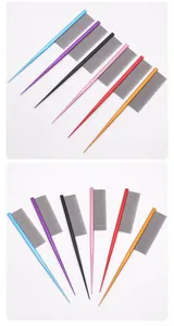 Lot de six peignes professionnels colorés en acier inoxydable pour toilettage.