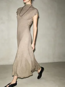 Elegant mock neck long vintage dress in khaki color for chic summer fashion looks