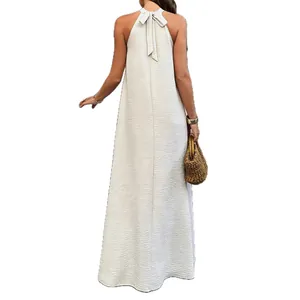 Robe longue élégante sans manches en soie glacée plissée avec nœud papillon au dos