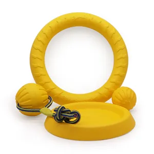 Set premium di giocattoli per cani in EVA gialla con anello da trazione, frisbee e palle