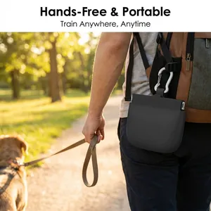 Pochette portable en silicone pour friandises de dressage de chien fixée au sac à dos